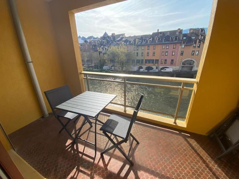 Quai Des Cordeliers, Balcon Et Vieille Ville Анси Экстерьер фото