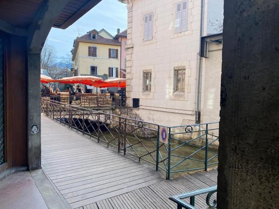 Quai Des Cordeliers, Balcon Et Vieille Ville Анси Экстерьер фото